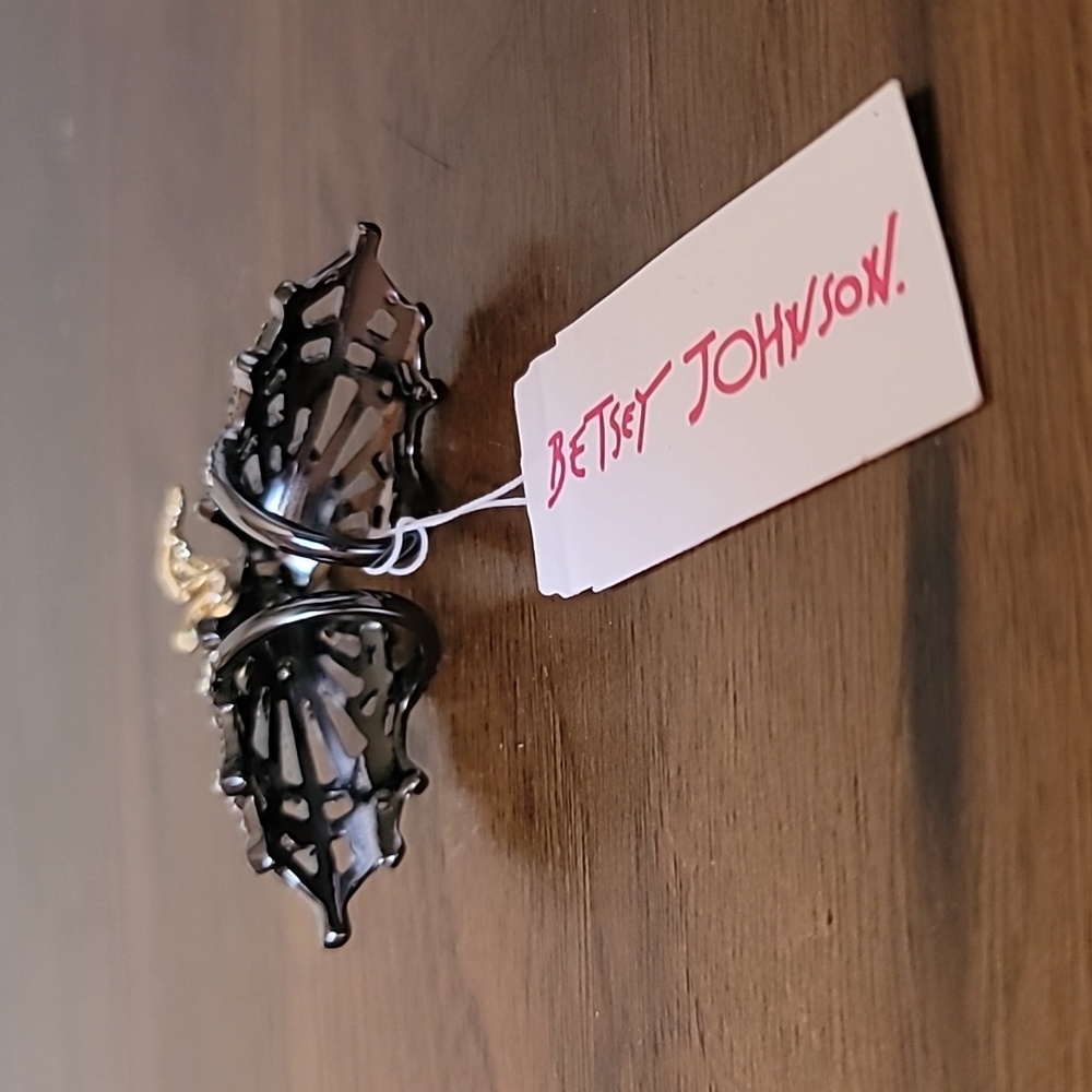 New! BETSEY JOHNSON All Hallows Collection Crystal Spider Hinged Ring. 7 - Picture 10 of 12